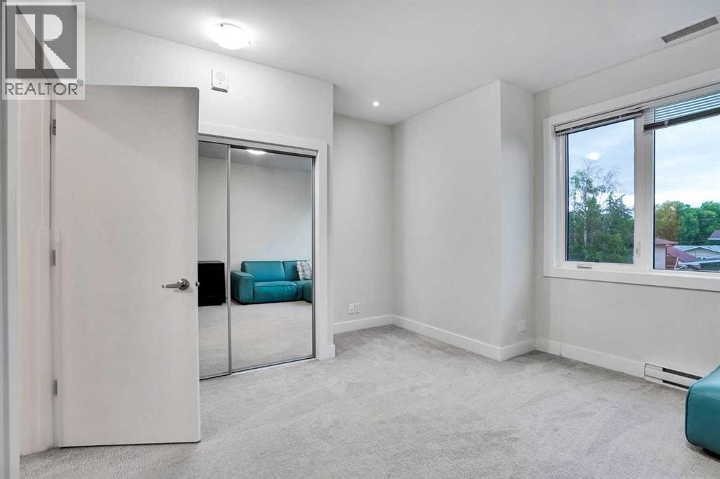 207, 20 Brentwood Common NW — photo 31