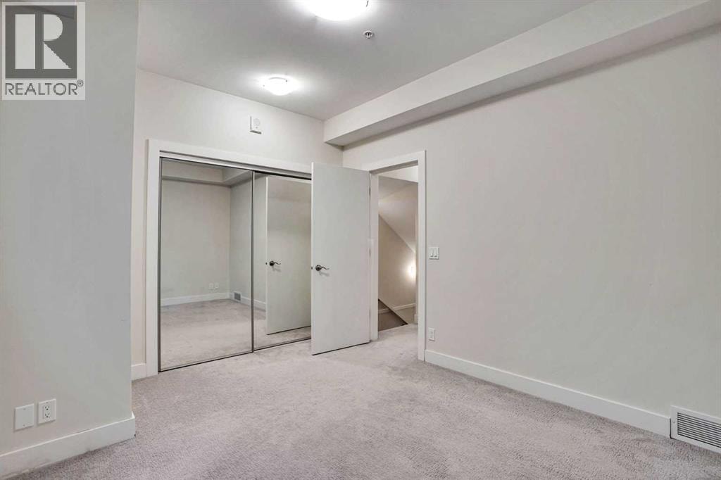 207, 20 Brentwood Common NW — photo 36