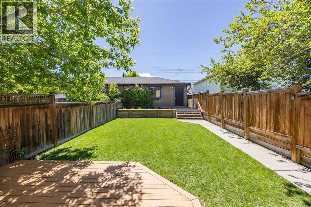 211 32 Avenue NW — photo 44