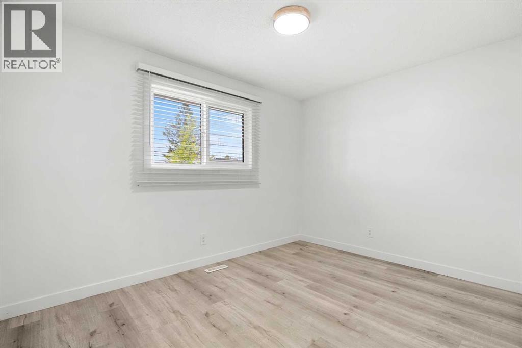424 Penbrooke Crescent SE — photo 11