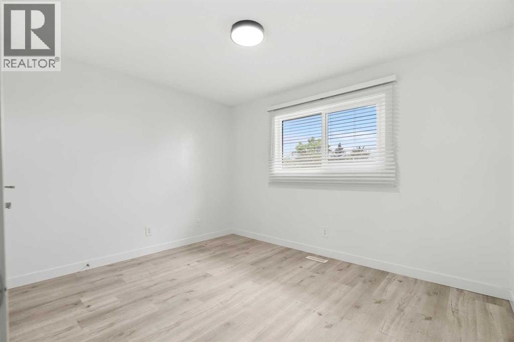 424 Penbrooke Crescent SE — photo 13