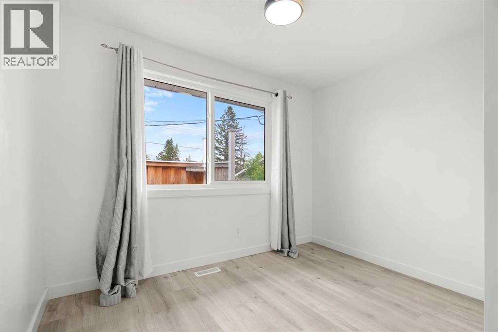 424 Penbrooke Crescent SE — photo 15