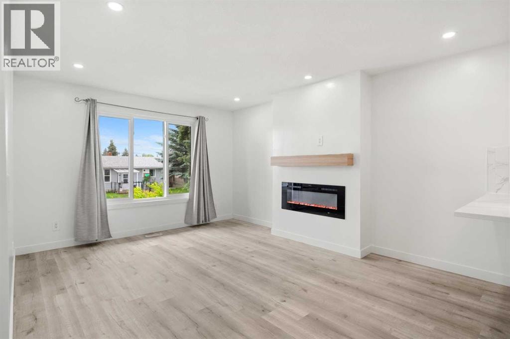 424 Penbrooke Crescent SE — photo 3