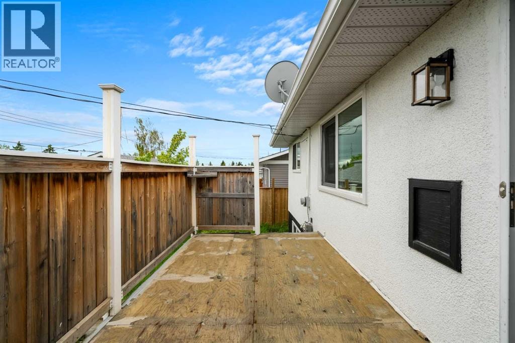 424 Penbrooke Crescent SE — photo 38