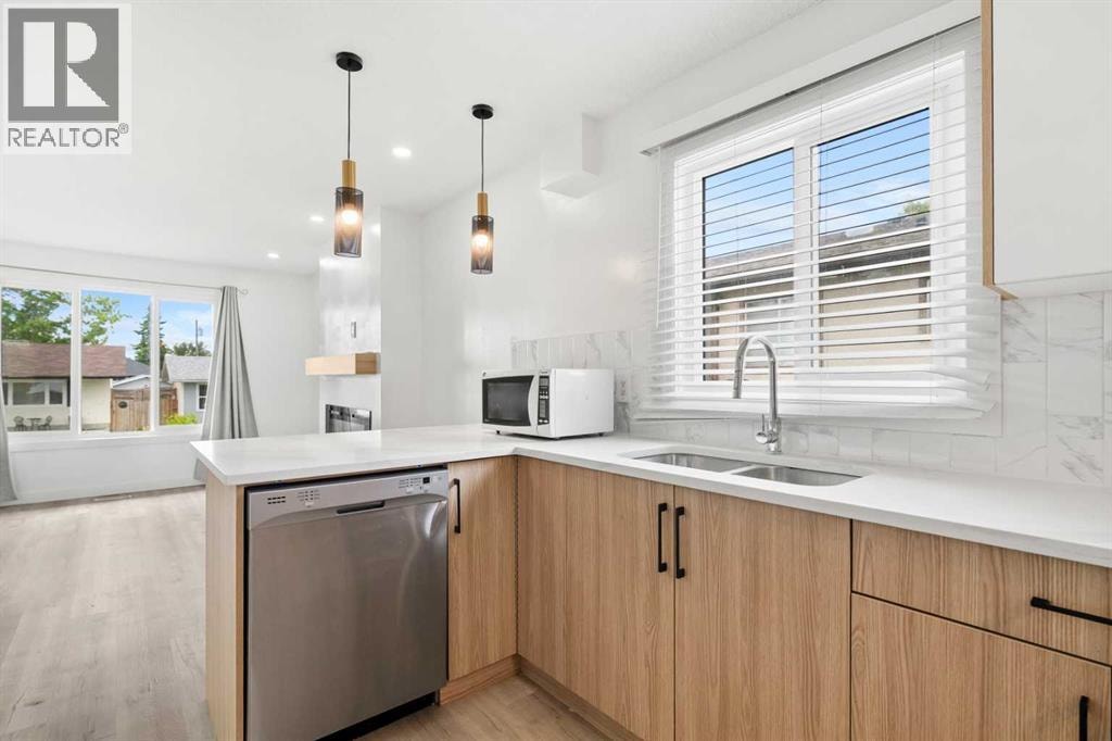 424 Penbrooke Crescent SE — photo 8