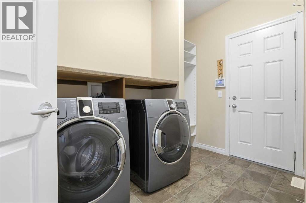 18 Drake Landing Crescent — photo 13