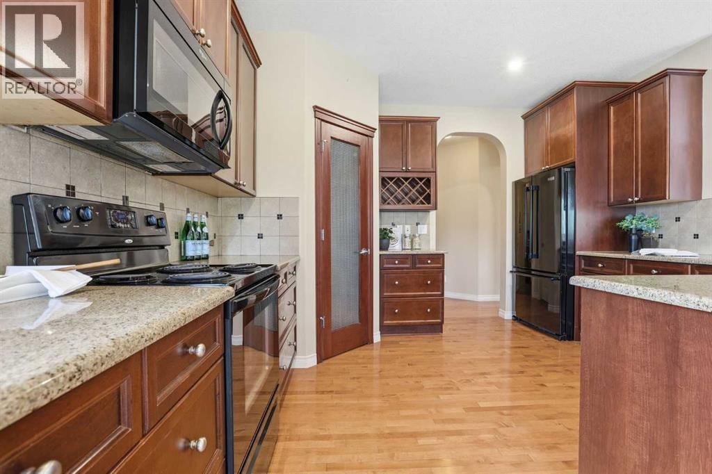 18 Drake Landing Crescent — photo 6