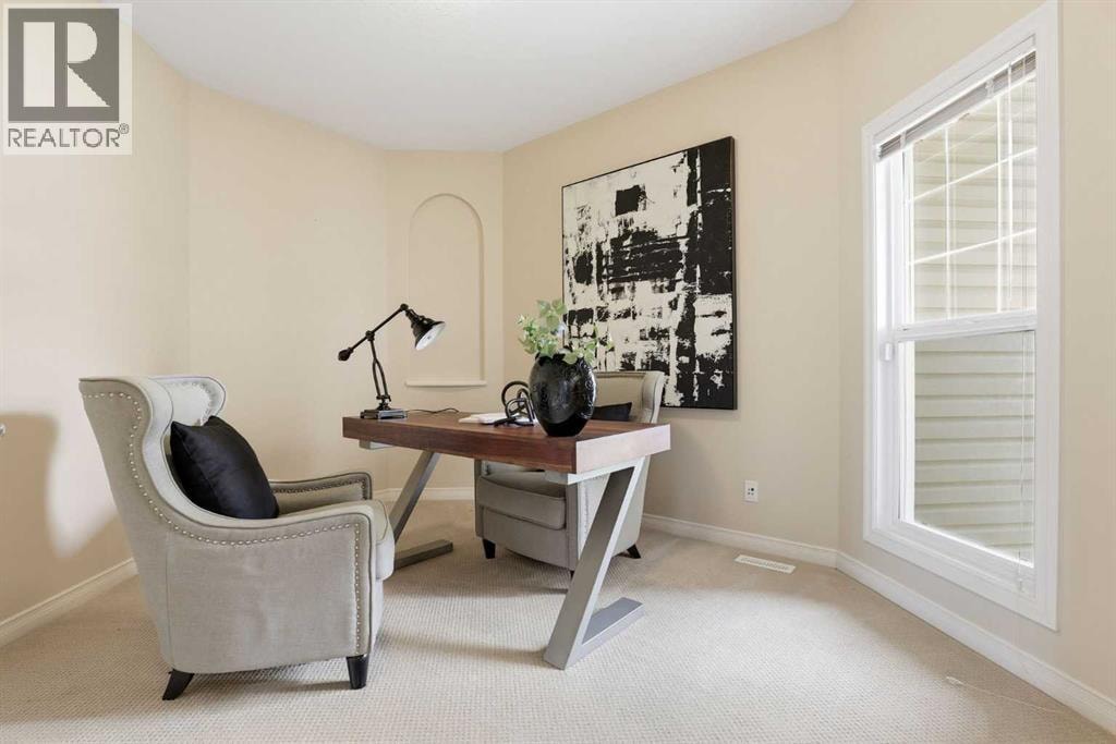 18 Drake Landing Crescent — photo 4