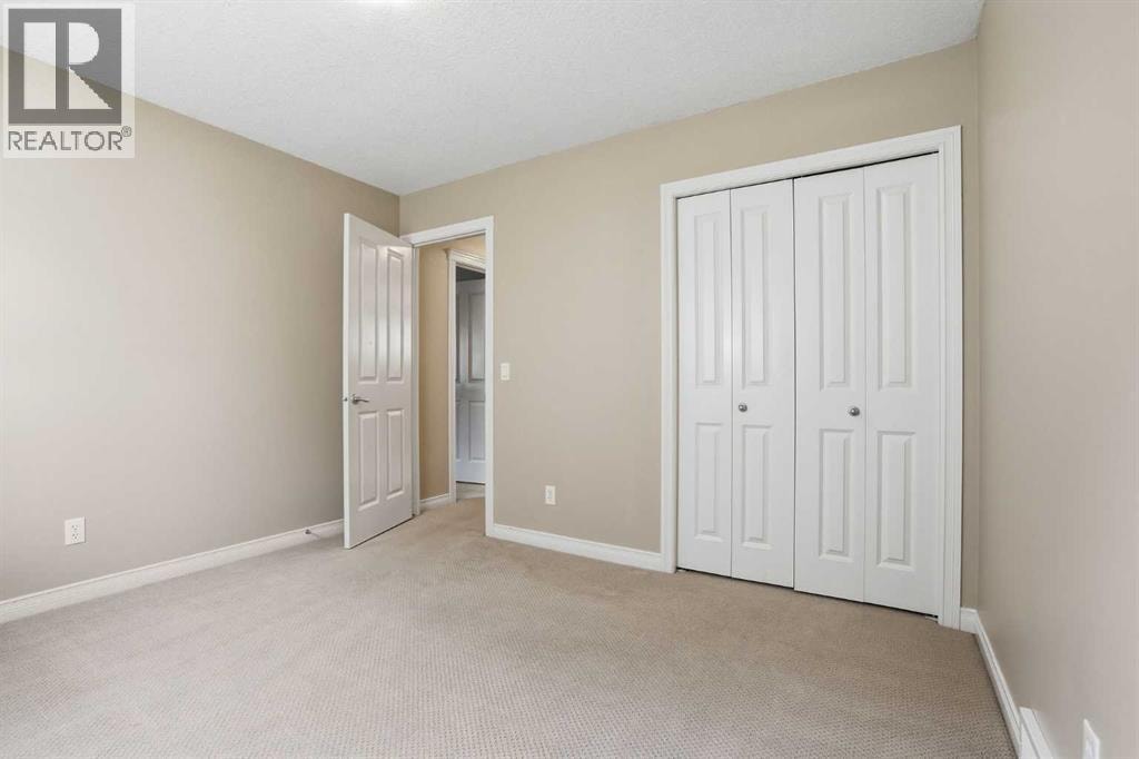 18 Drake Landing Crescent — photo 27