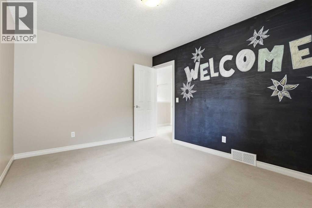 18 Drake Landing Crescent — photo 25
