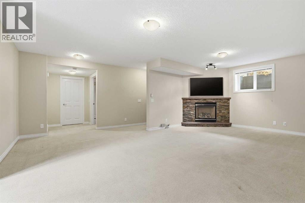 18 Drake Landing Crescent — photo 37