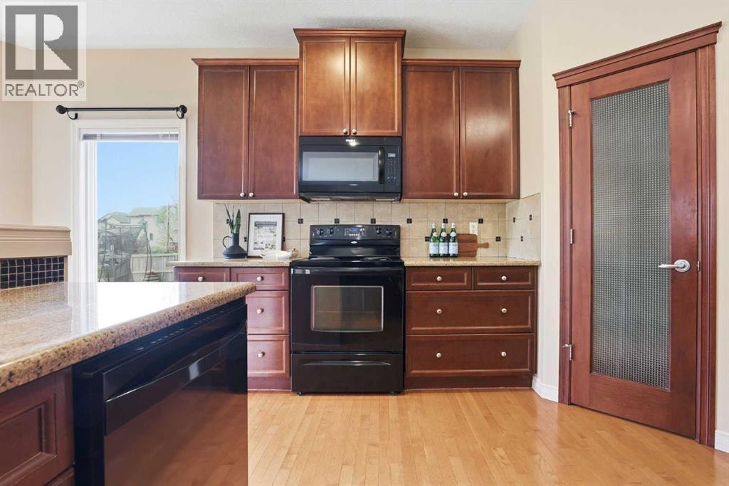 18 Drake Landing Crescent — photo 8