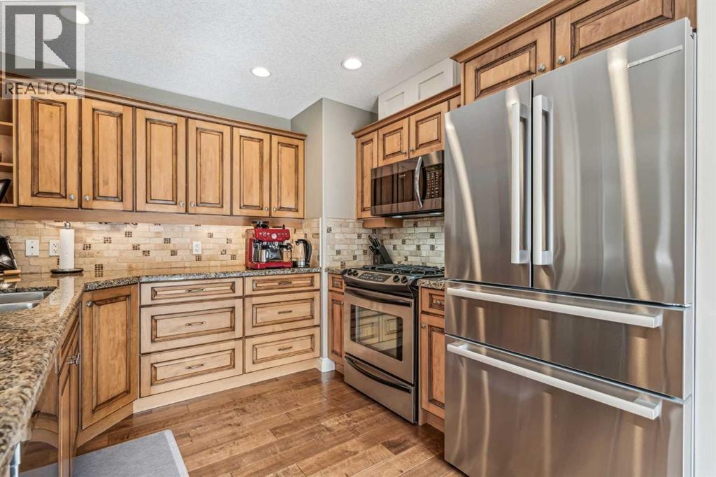315 45 Avenue SW — photo 12