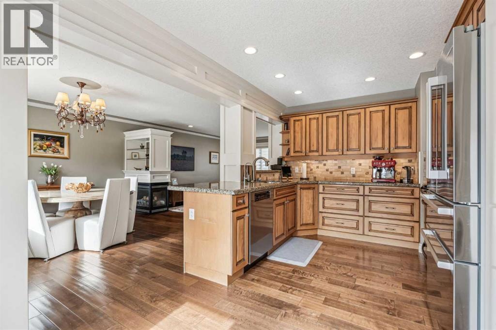 315 45 Avenue SW — photo 11