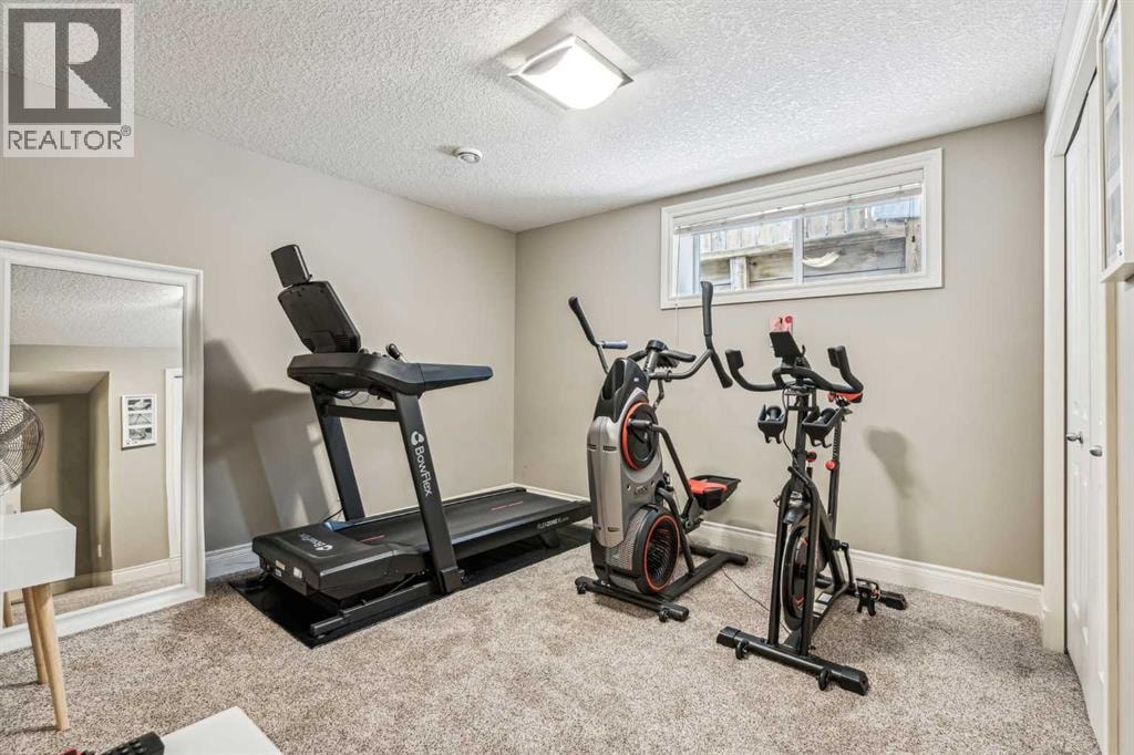 315 45 Avenue SW — photo 28