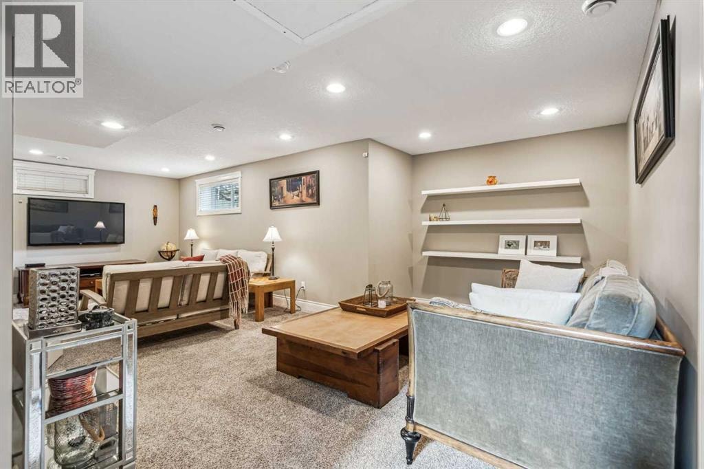 315 45 Avenue SW — photo 22