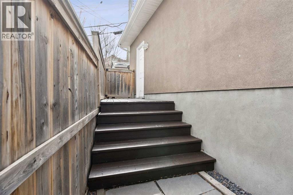 315 45 Avenue SW — photo 42