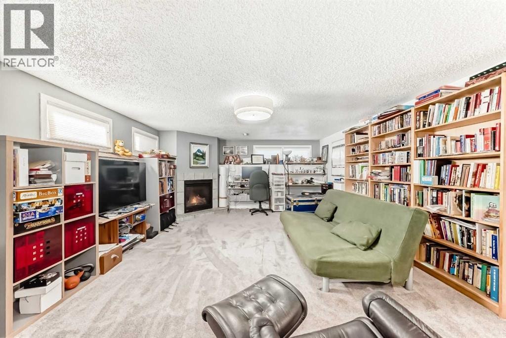 1319 104 Avenue SW — photo 16