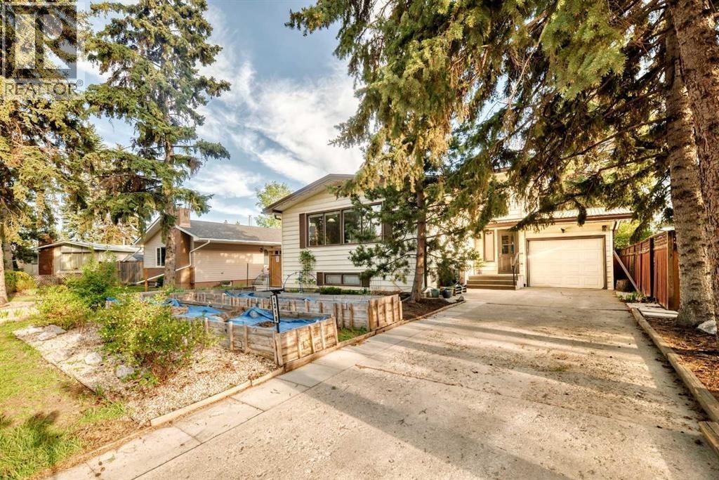 1319 104 Avenue SW — photo 23