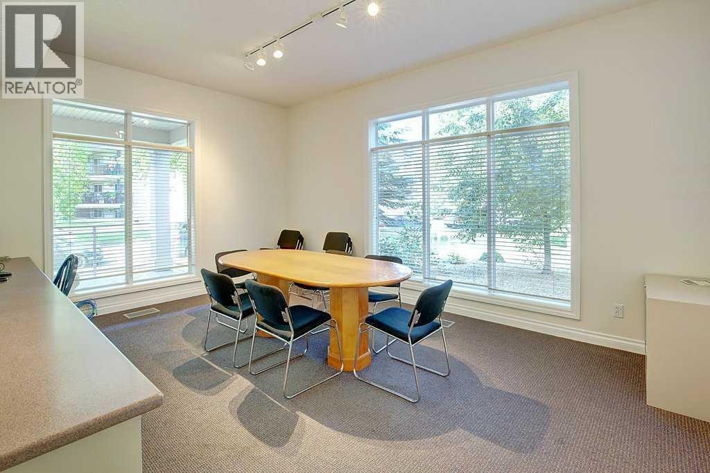 105, 2 Hemlock Crescent SW — photo 31