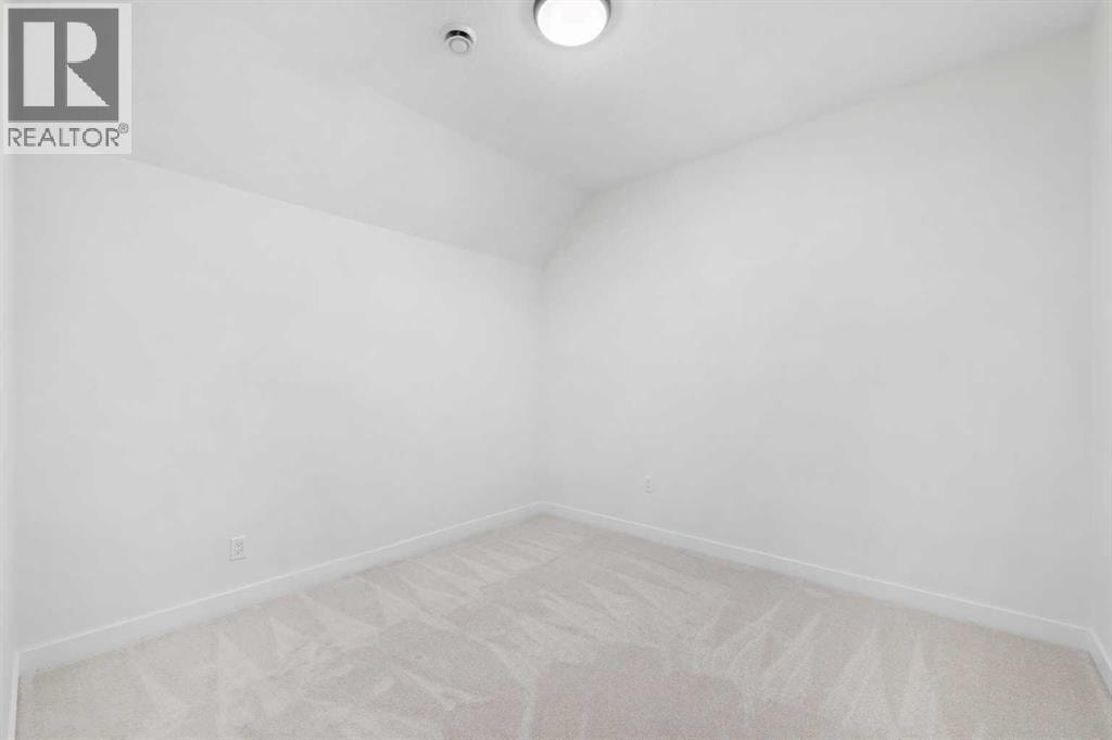 19 Wolf Crescent — photo 29