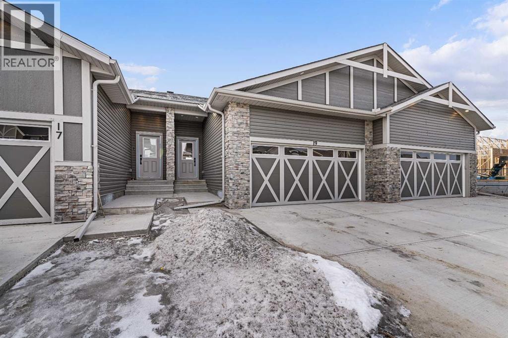 19 Wolf Crescent — photo 34