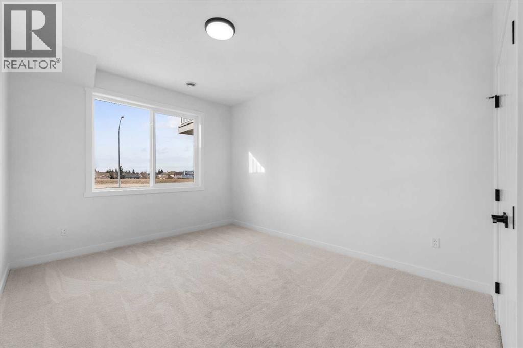 19 Wolf Crescent — photo 27