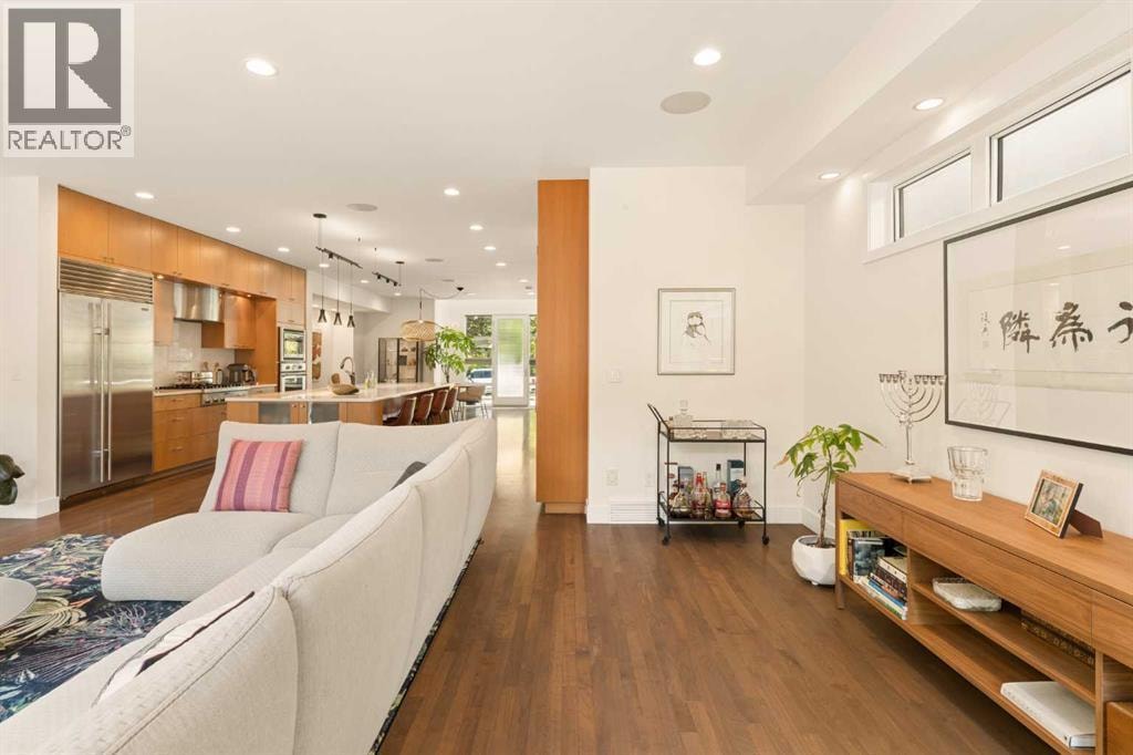 3923 15A Street SW — photo 17