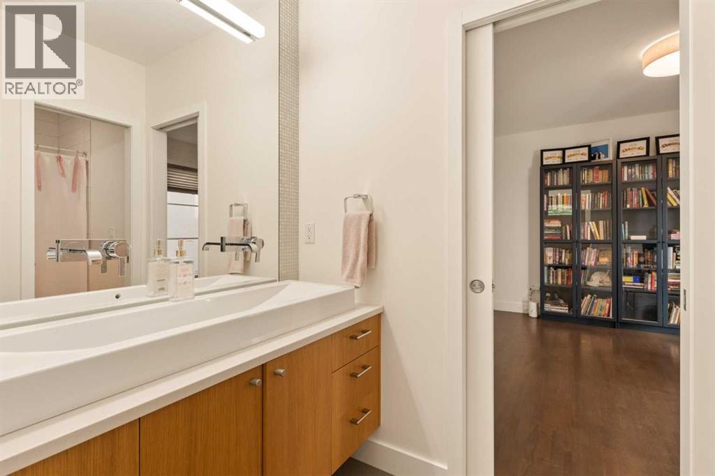 3923 15A Street SW — photo 29