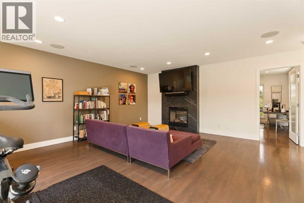 3923 15A Street SW — photo 35