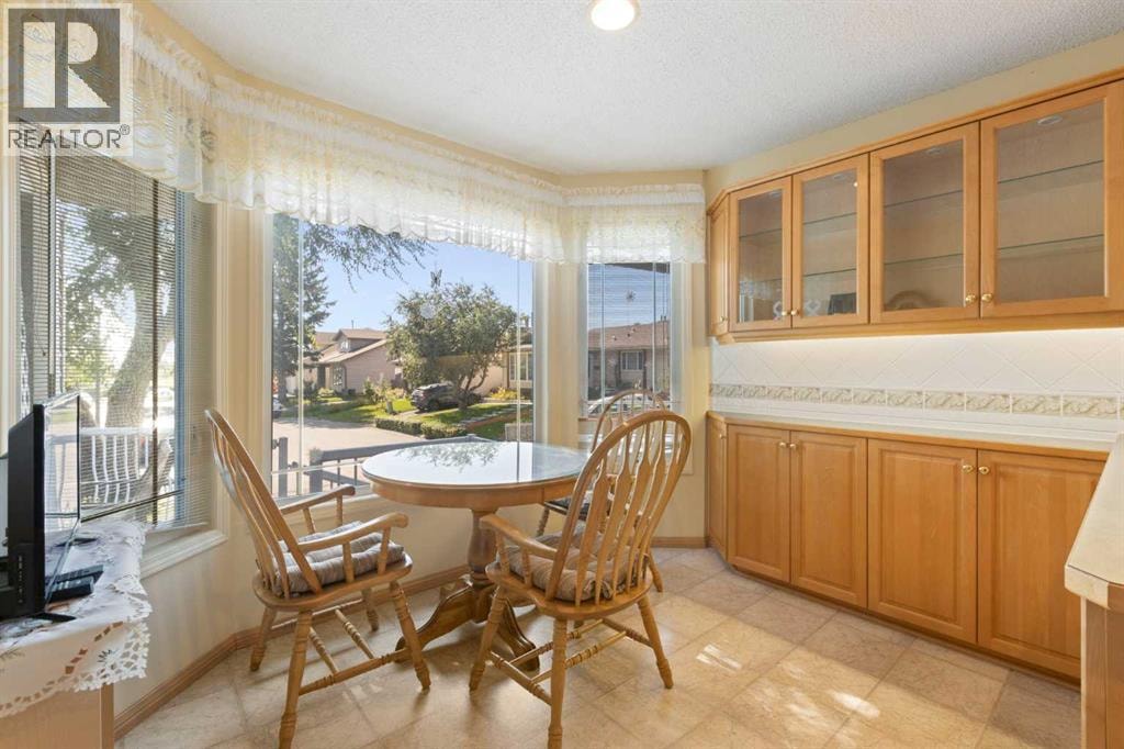 243 Radcliffe Place SE — photo 14