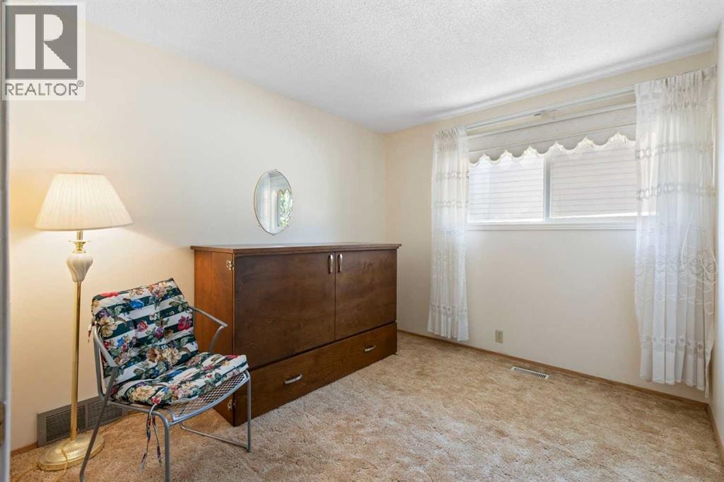 243 Radcliffe Place SE — photo 29