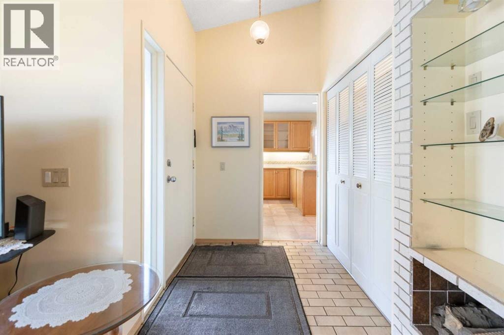 243 Radcliffe Place SE — photo 6