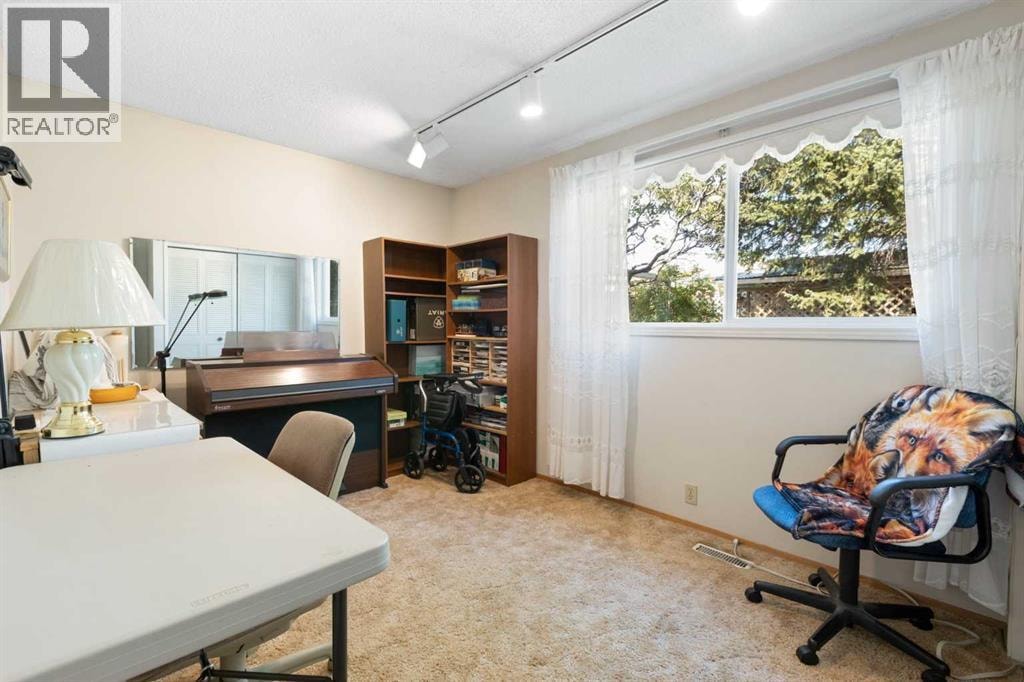 243 Radcliffe Place SE — photo 27