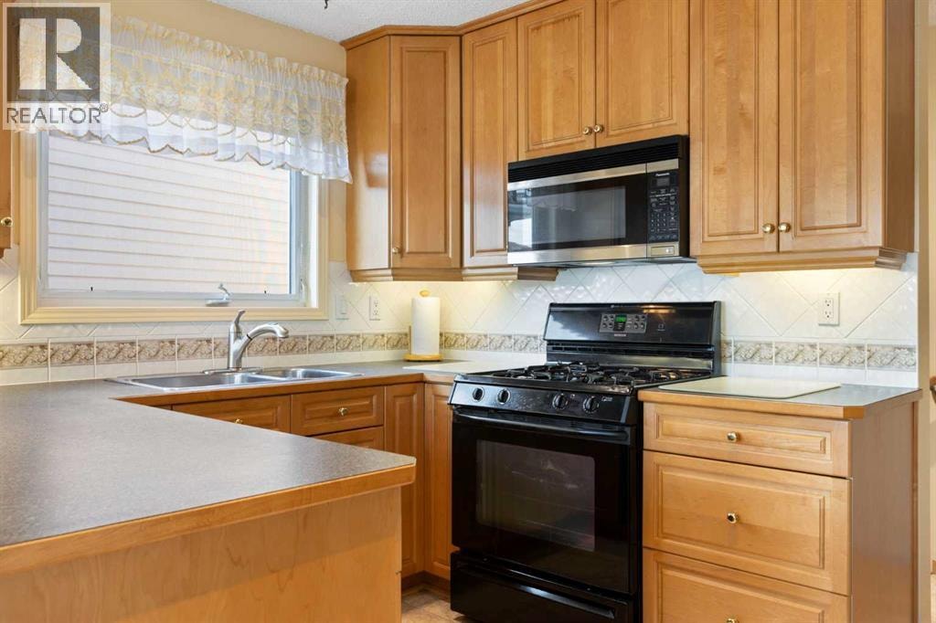 243 Radcliffe Place SE — photo 16