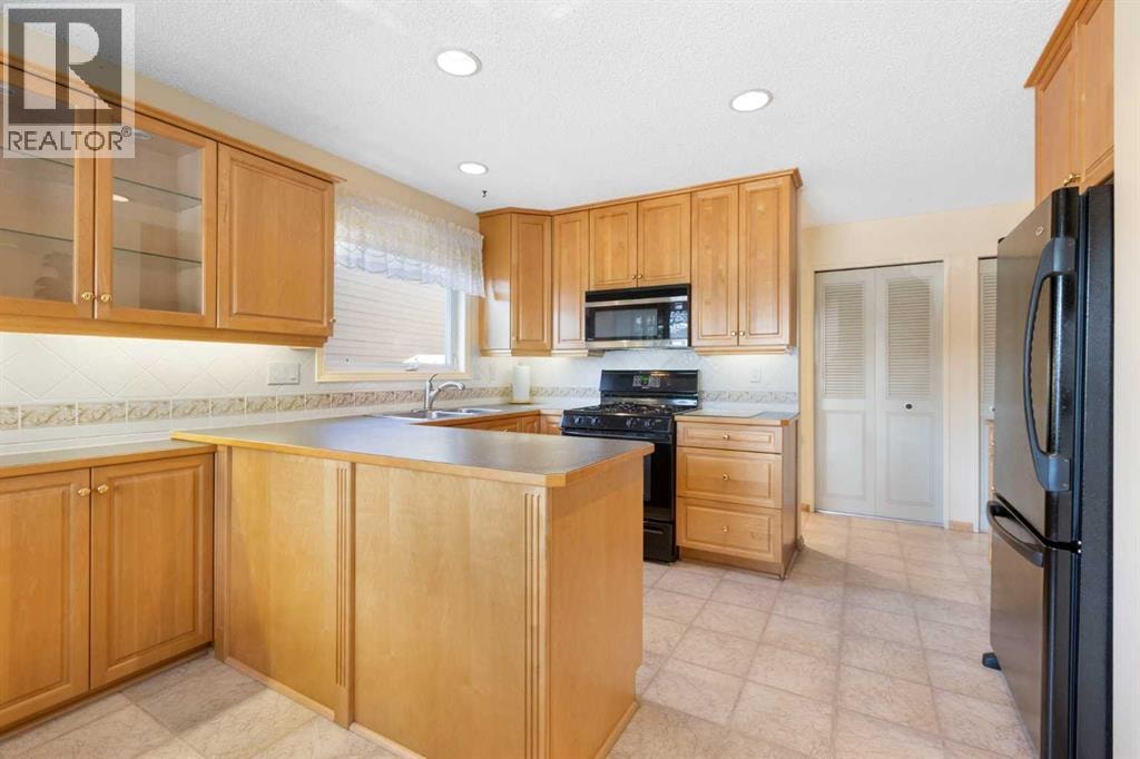 243 Radcliffe Place SE — photo 15