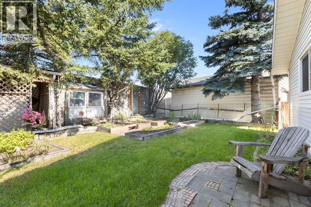 243 Radcliffe Place SE — photo 32