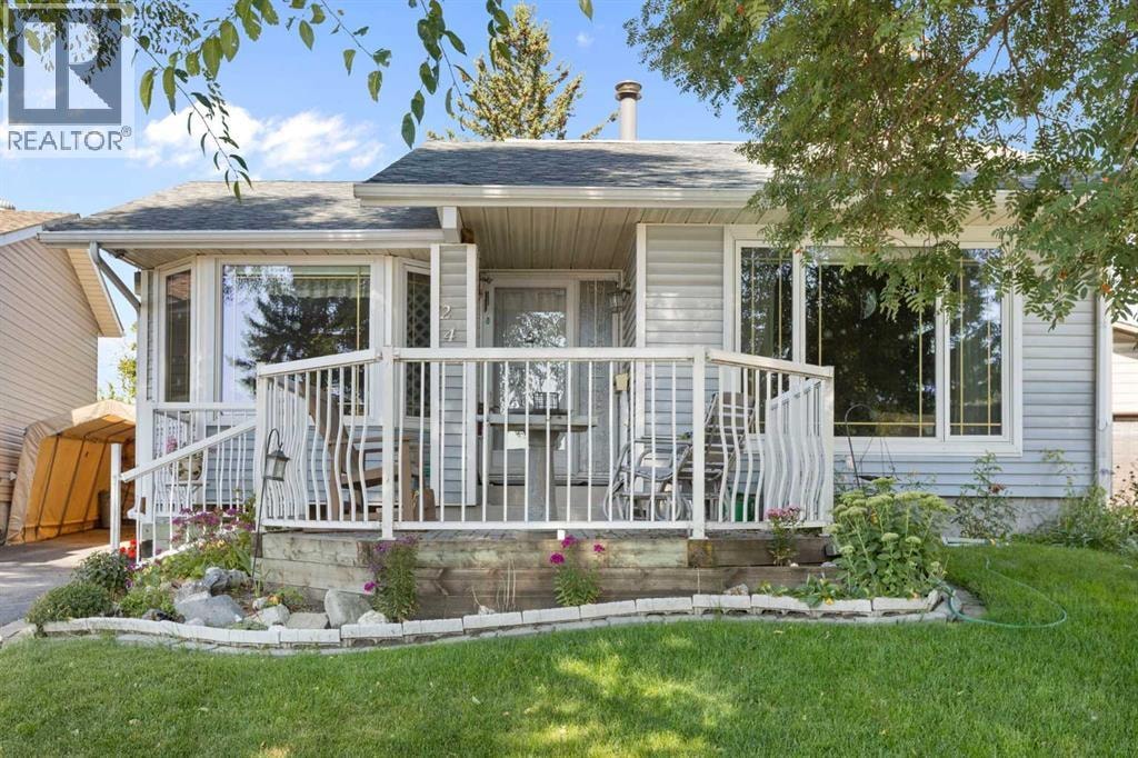 243 Radcliffe Place SE — photo 4