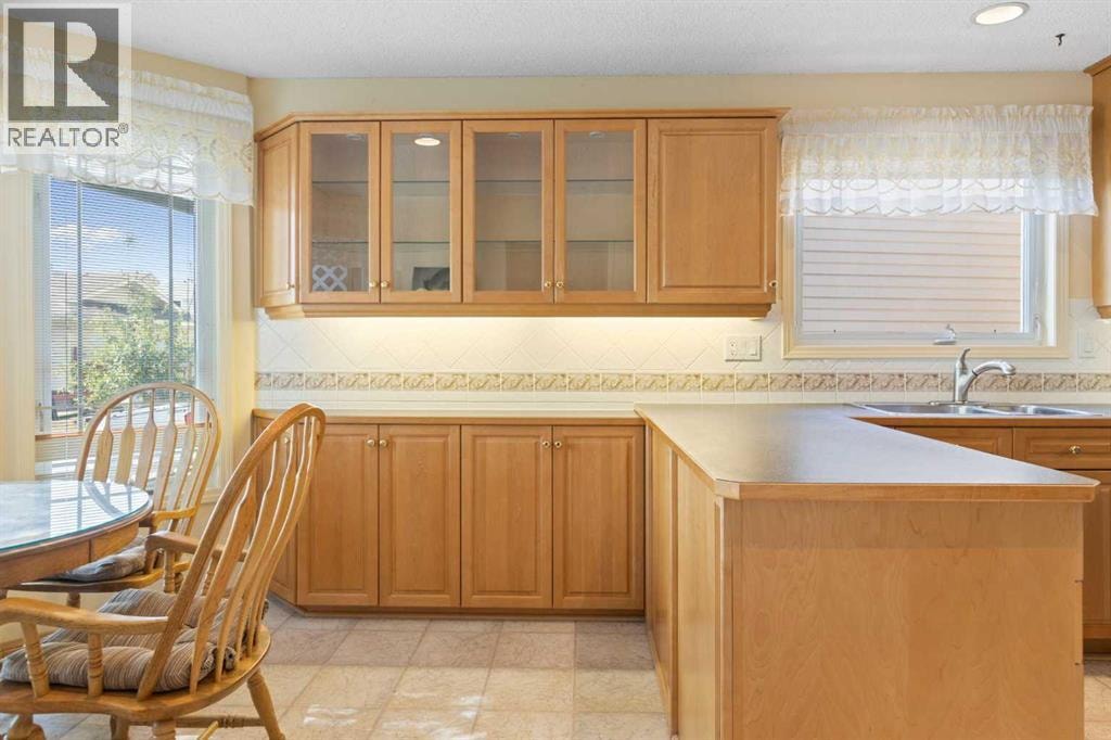 243 Radcliffe Place SE — photo 17