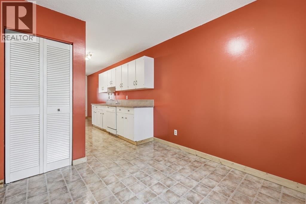 316 84 Avenue SE — photo 9