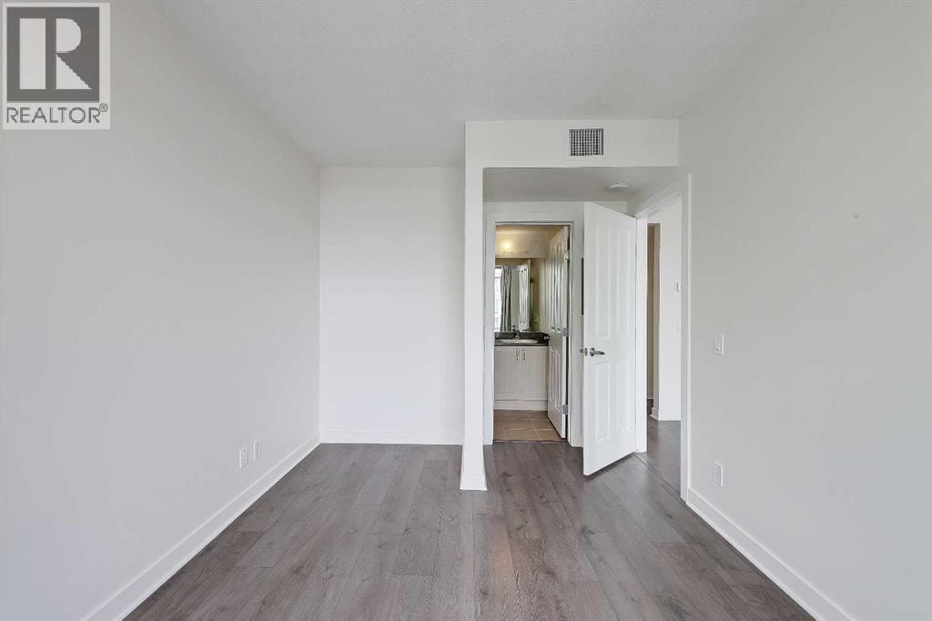 1207, 10 Brentwood Common NW — photo 16