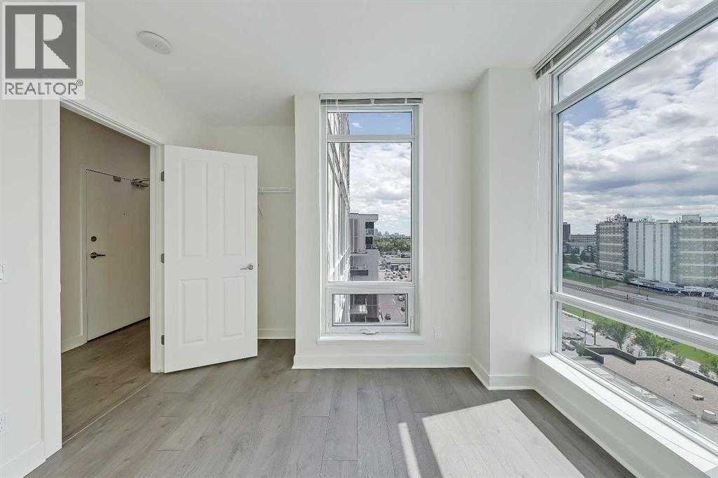 1207, 10 Brentwood Common NW — photo 21