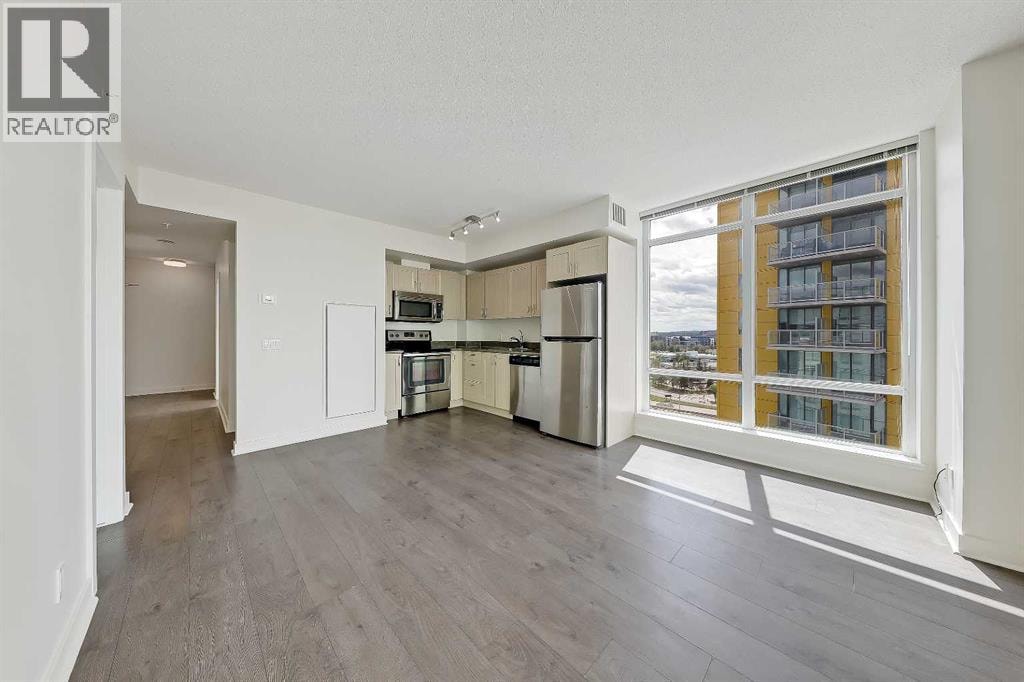 1207, 10 Brentwood Common NW — photo 12