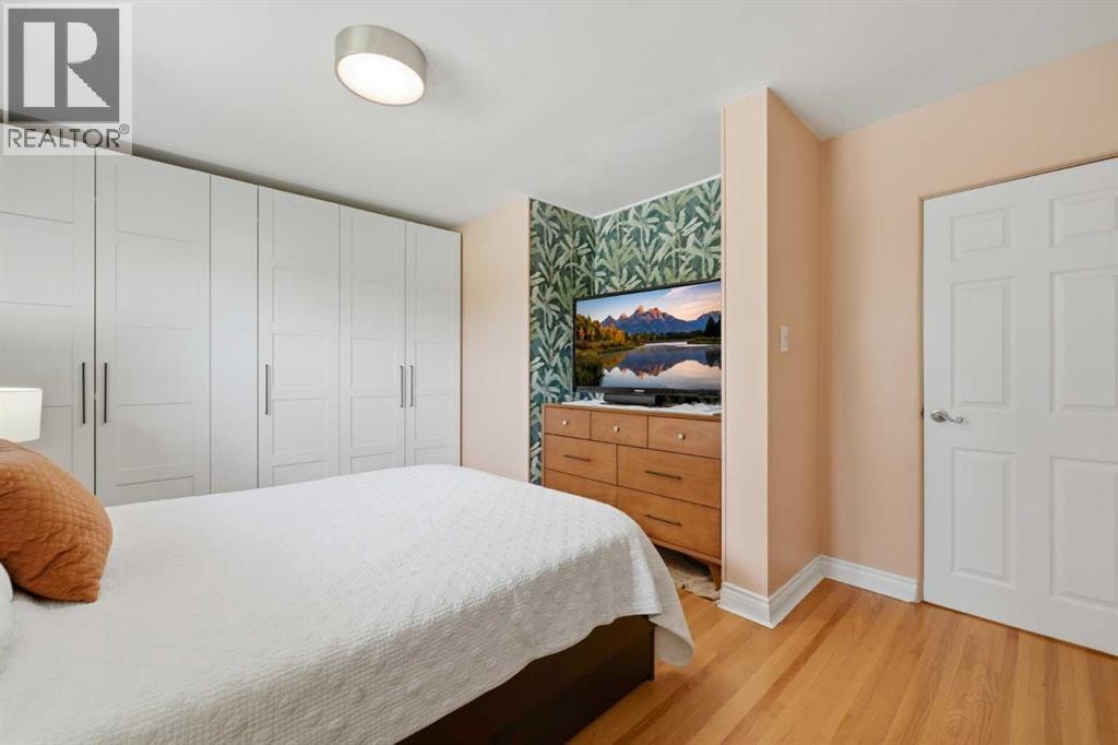 1439 90 Avenue SW — photo 33