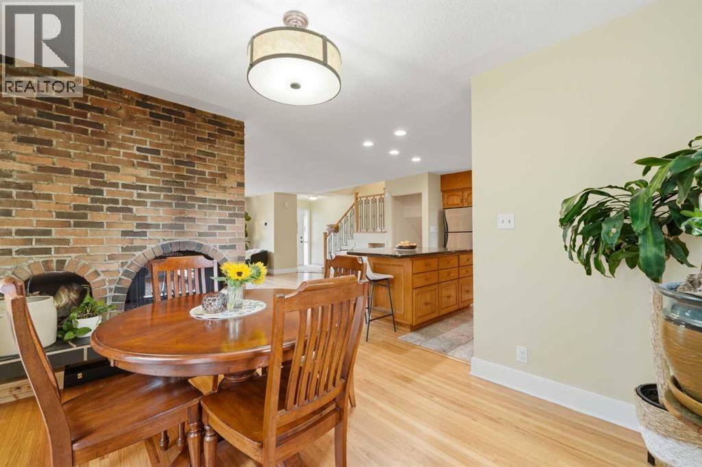 1439 90 Avenue SW — photo 22