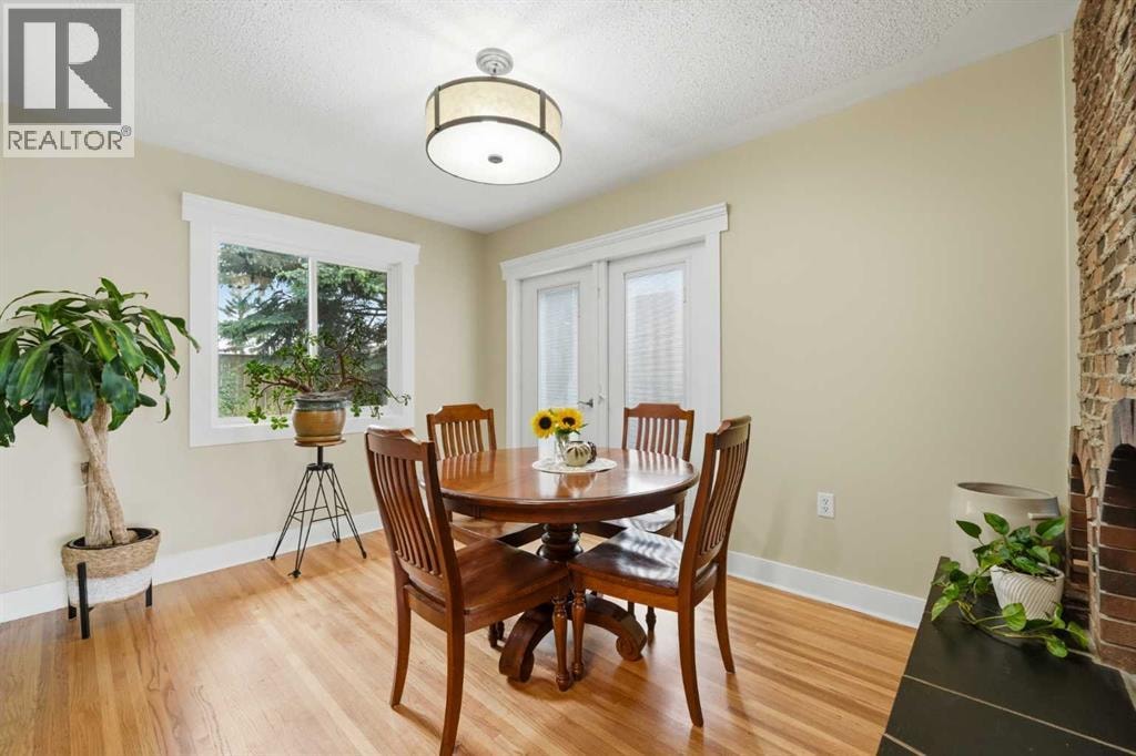 1439 90 Avenue SW — photo 20