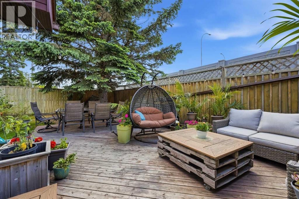 1439 90 Avenue SW — photo 25