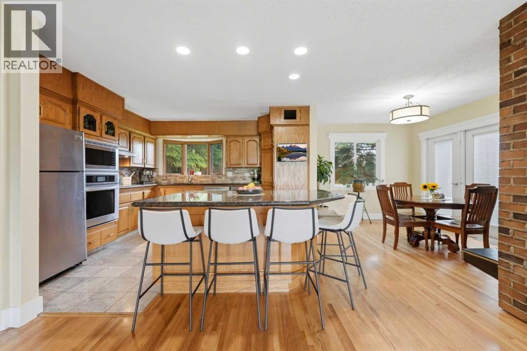 1439 90 Avenue SW — photo 11