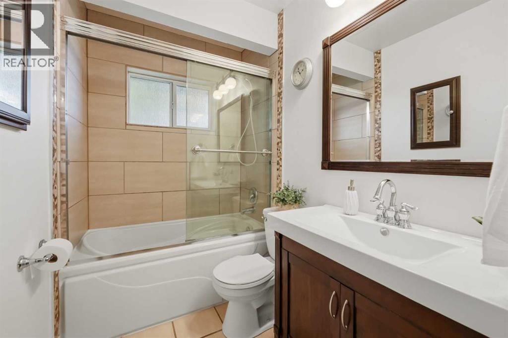 1439 90 Avenue SW — photo 36