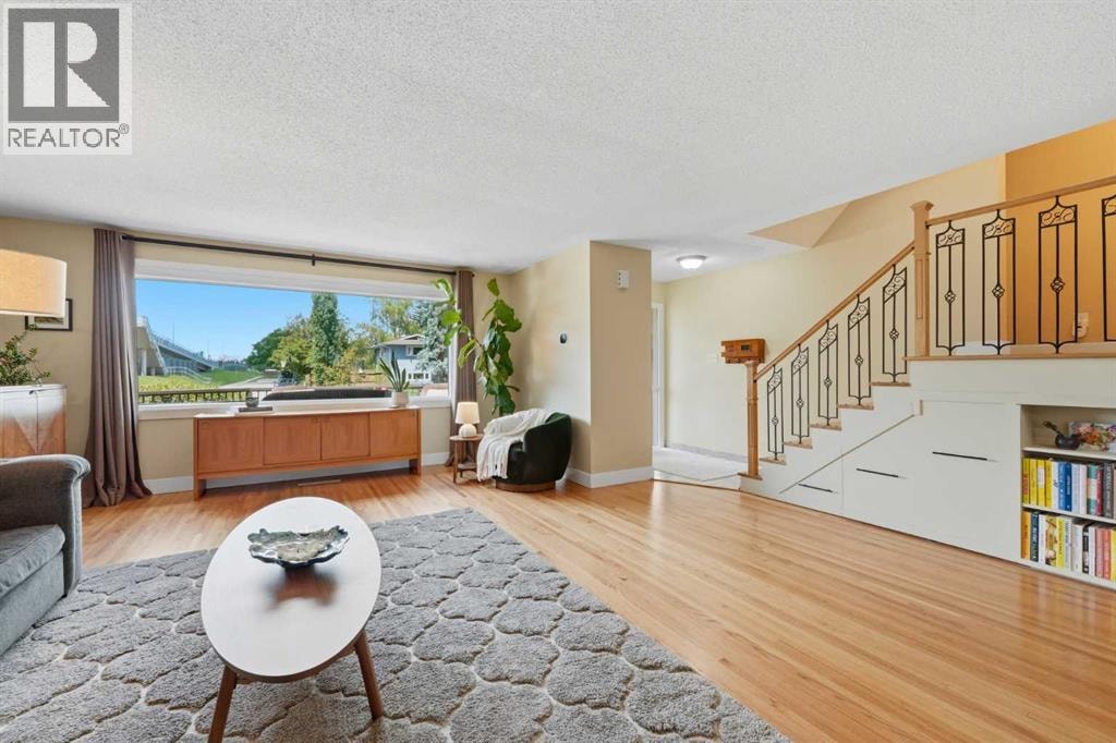 1439 90 Avenue SW — photo 4